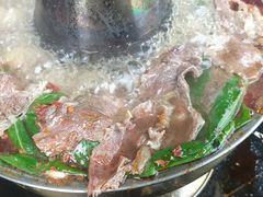 -青海特色美食小炒炕锅牦牛肉火锅