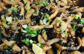 Pickled Mustard Greens Stir-Fried with Small Fish Fry