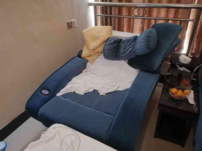 鸿远足浴(识字岭店)-"环境一般般吧,感觉应该开了挺久了,电视信.