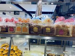 面包甜点陈列柜-山崎面包(第一八佰伴店)