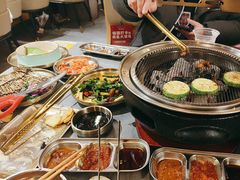 -围炉肉舍丹东海鲜烤肉·烤活鳗(步行街店)