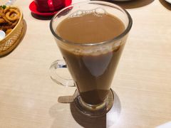 尊赏丝滑奶茶（热）-必胜客(松雷店)