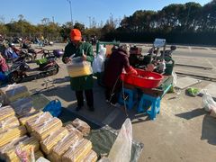 -雪绒花路停车场