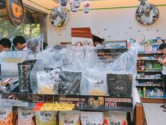 -全家便利店(襄阳南路店)