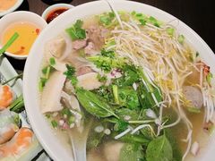 -大头虾越式风味餐厅(光明广场店)