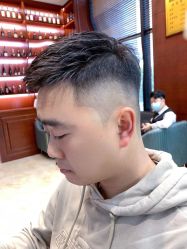 -尼特斯男士发型馆