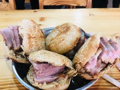 烧饼夹肘子肉-昌顺马记小吃店(昌盛园店)