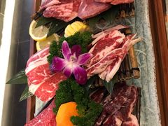 黑牛六拼-明洞阿姨·韩式酱蟹烤肉·创意料理(三元桥店)