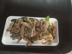 -乡土黄·鲜牛肉火锅·小龙虾(兴业街店)