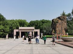 -上海市龙华烈士陵园