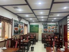 -湖南人家湘菜馆(镇江路店)