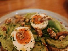 牛油果煮蛋吐司-RAC BAR(安福路店)