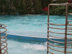 -龙脉温泉室内游泳馆