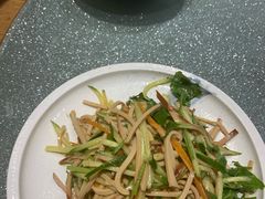 -雍沪里·沪湘融合菜( 康桥店)