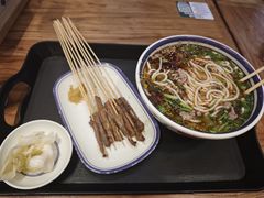 -云阿蛮云南生烫牛肉米线(奉贤路店)