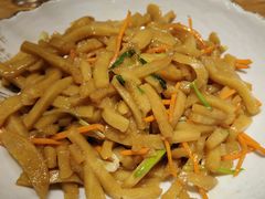 -头上红煨盐鸡·非遗院子餐厅