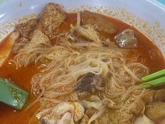 -亚王咖喱鸡米粉面