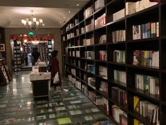 -钟书阁(松江泰晤士小镇店)