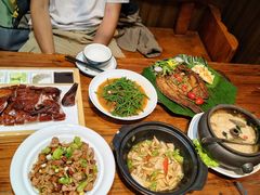 -老滇山寨•云南特色菜•地方菜•民族风情歌舞表演(金碧店)