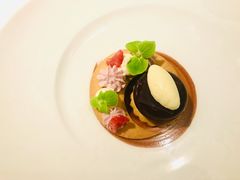 榛子巧克力慕斯配树莓雪葩-蝶舍·MAISON PAPILLON