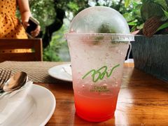 -Chom Cafe and Restaurant