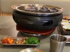 -围炉肉舍•炭烤活鳗•丹东海鲜烤肉(步行街店)