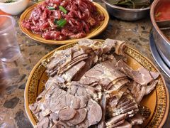 -黄利砖万峰林布依特色酸笋牛肉馆
