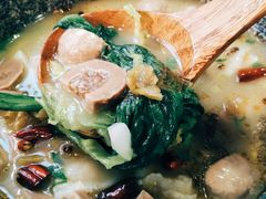 石锅酸菜鱼-周鱼小馆石锅酸菜鱼(活力汇店)