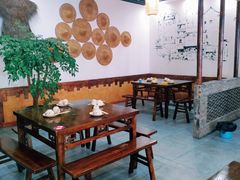 -黄桷树曹家私房菜(江与城店)