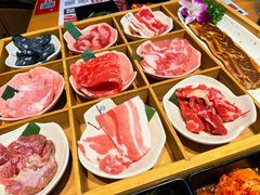 -青瓦炭韩潮烤肉(花园道店)