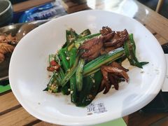 猪颈肉炒秋葵-喜越泰莱·泰越料理(海逸新天地店)