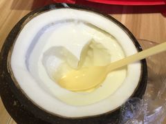 -志龙皇冠吃货椰子铺