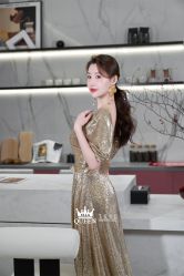 点击看大图 -艾拉·女王婚纱礼服馆