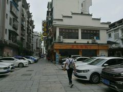 -苗伯妈酸汤火锅