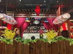 -老滇山寨•云南特色菜•地方菜•民族风情歌舞表演(金碧店)