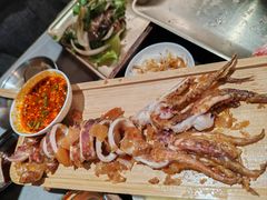 -围炉肉舍•炭烤活鳗•丹东海鲜烤肉(步行街店)