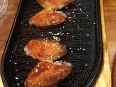 料理烤焦香翅中-老东镇啤酒屋海鲜加工·蒸汽海鲜·海鲜烧烤(台东店)