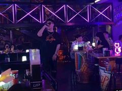 -UP嘻哈酒吧(粉巢店)