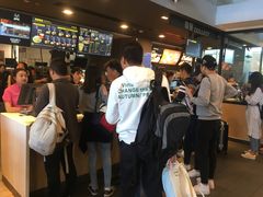 等位区-麦当劳(普陀长途客运中心店)