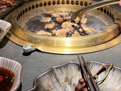-铭牛烧肉·和牛海鲜自助(高新月牙湖店)