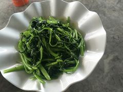 -亚龙湾8号(丁村万人海鲜广场店)