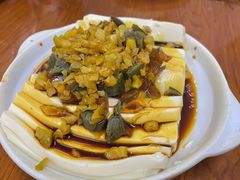 凉拌皮蛋豆腐-胡子饮食店