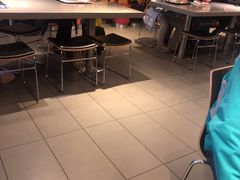 -麦当劳(汉口火车站候车室店)