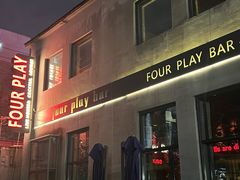 -FOUR PLAY BAR