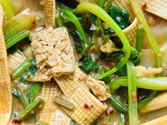 -臻香东北老式麻辣烫