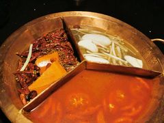 三拼锅底-锅说大脸毛肚重庆老火锅(佐阾店)