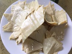 -东巴谷野生菌火锅餐厅