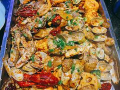 一锹海鲜-冰城小镇音乐串吧·聚会餐厅(百子湾店)
