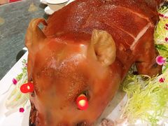 脆皮乳猪-天瑞轩·粤菜餐厅