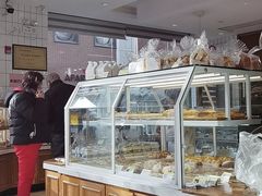 面包甜点陈列柜-老大昌(淮海中路店)